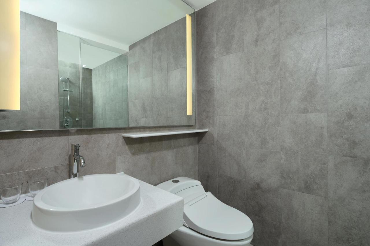 Four Points By Sheraton Surabaya, Pakuwon Indah Екстер'єр фото